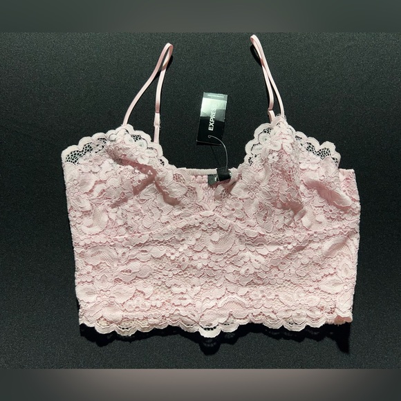 Cute pink floral crop top! - Picture 2 of 4